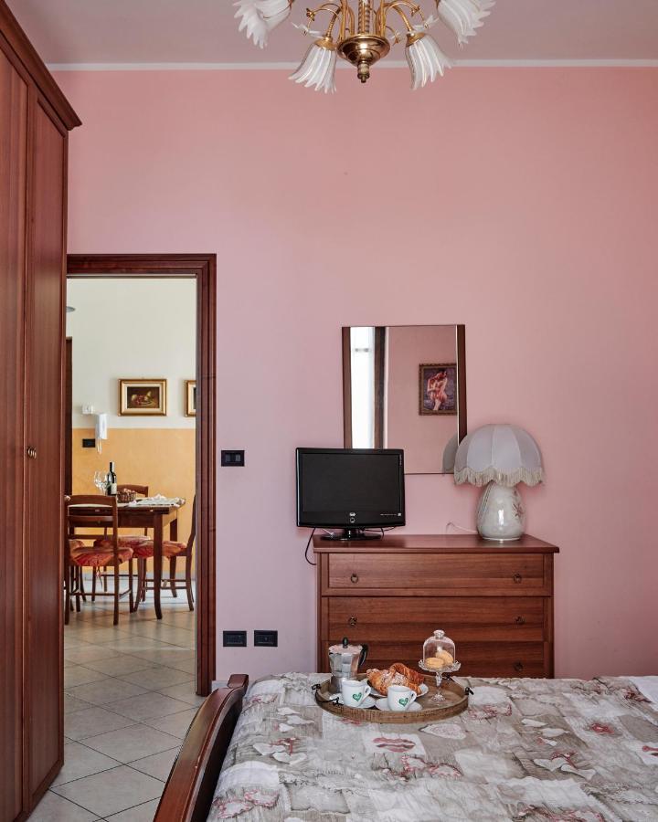 Terrazza Di Alfieri - Alloggio Con Terrazza Privata Nel Centro Di Asti Exterior foto